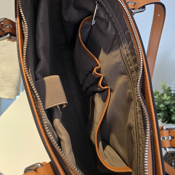 Tote Leather Satchel Purse. - Picture 5 of 6